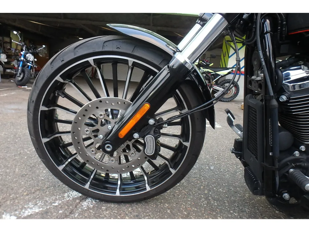 Harley-Davidson FXBR 2023, чёрный, фото 14