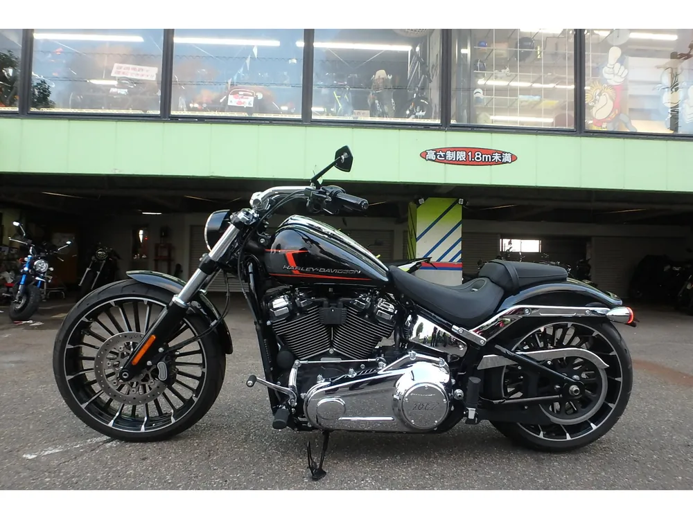 Harley-Davidson FXBR 2023, чёрный, фото 16