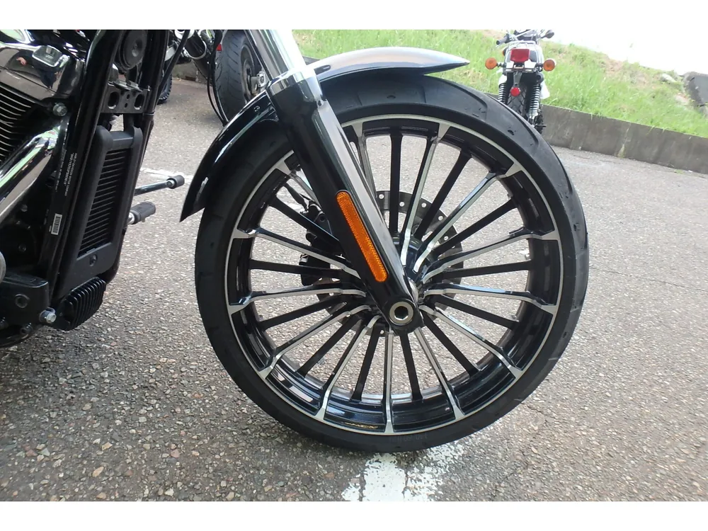 Harley-Davidson FXBR 2023, чёрный, фото 3