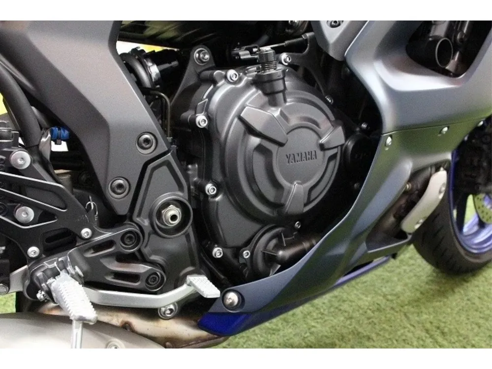 Yamaha YZF-R7 2023, чёрный, синий, фото 6
