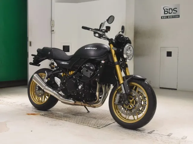 Kawasaki Z900RS 2025, чёрный, фото 3