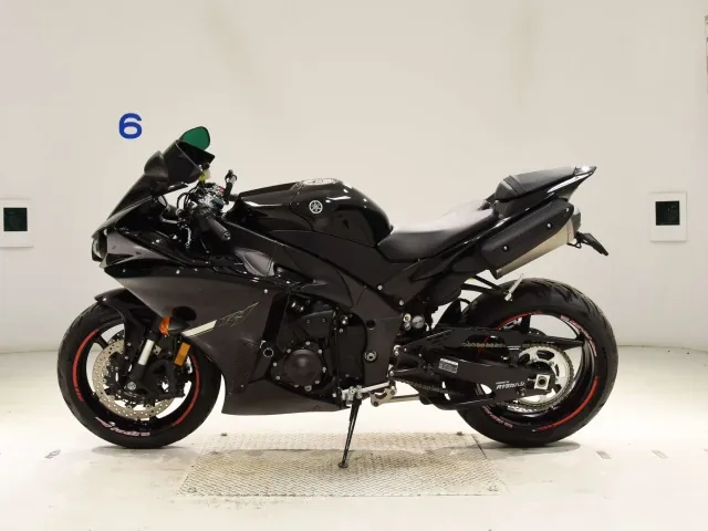 Yamaha YZF-R1 2013, чёрный, фото 2
