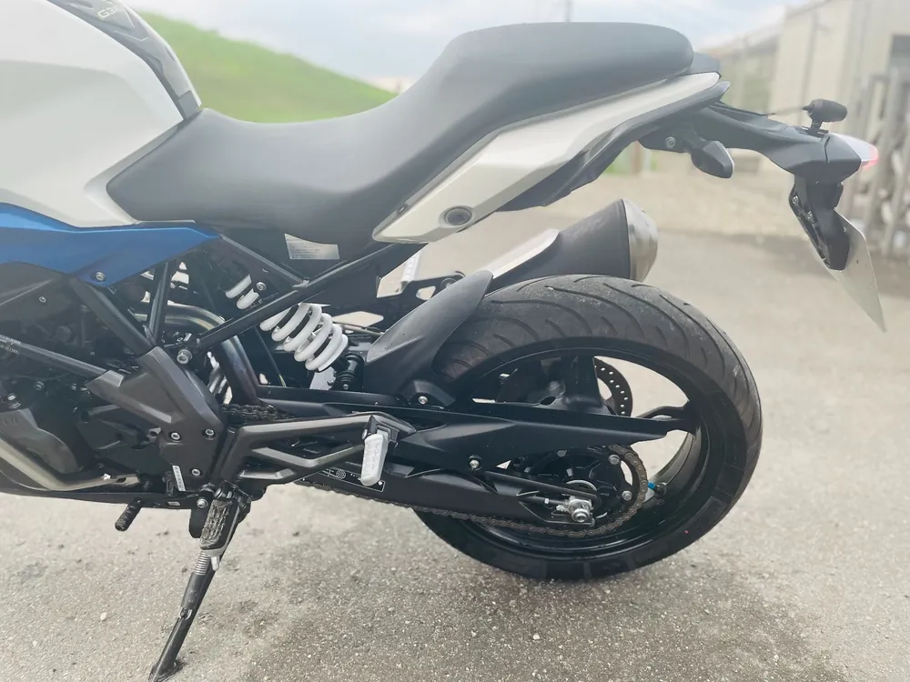 BMW G310R 2021, white / blue, фото 13