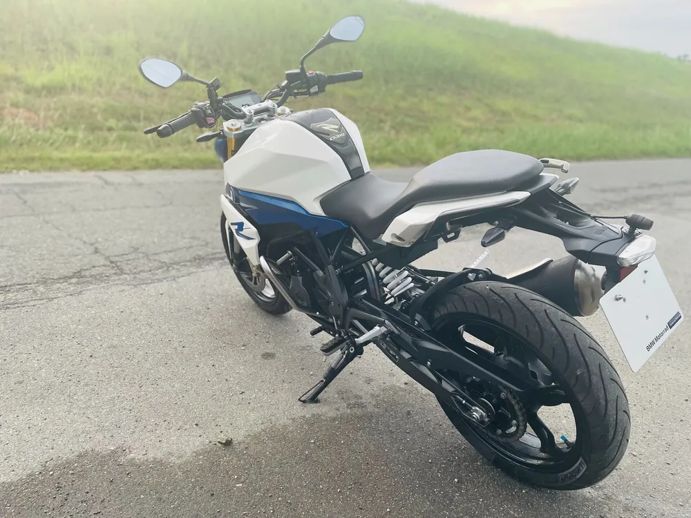 BMW G310R 2021, white / blue, фото 3