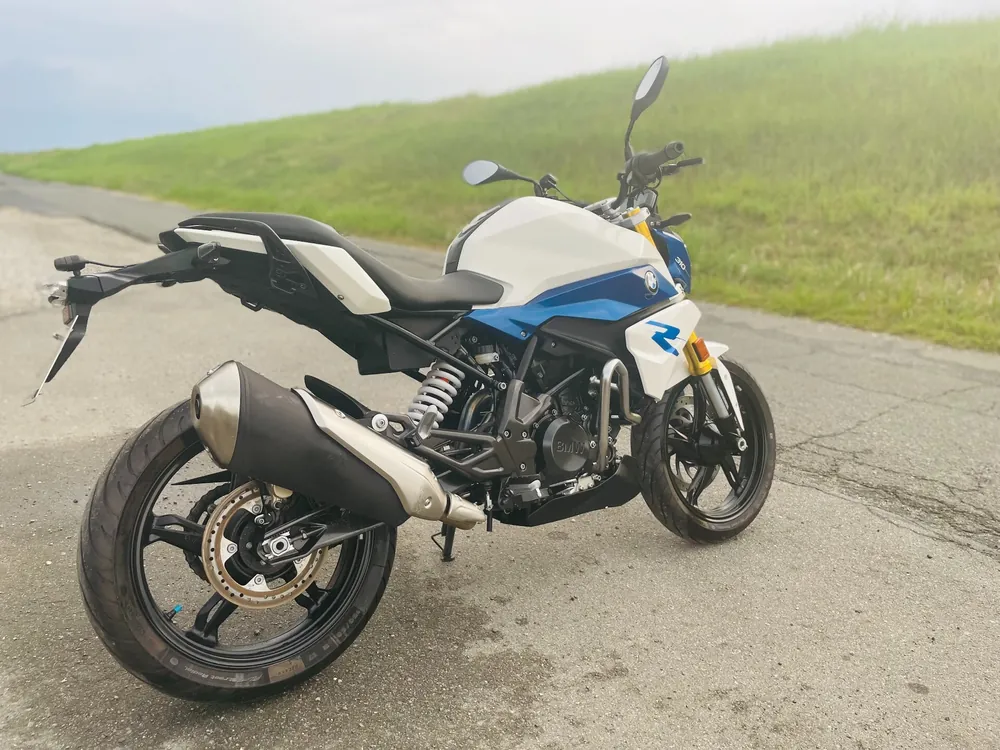 BMW G310R 2021, white / blue, фото 9