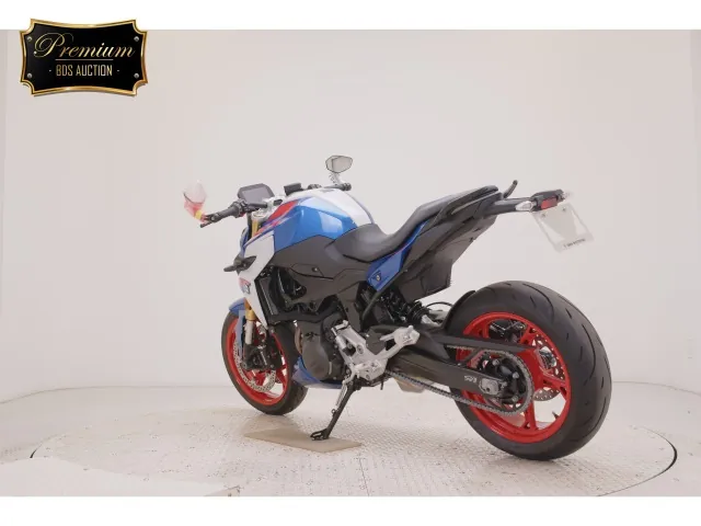 BMW F900R 2026, white | red | blue, фото 6
