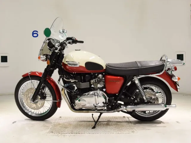 Triumph Bonneville T100 2012, белый, красный, фото 2