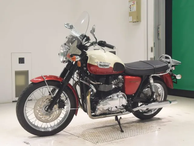 Triumph Bonneville T100 2012, белый, красный, фото 4