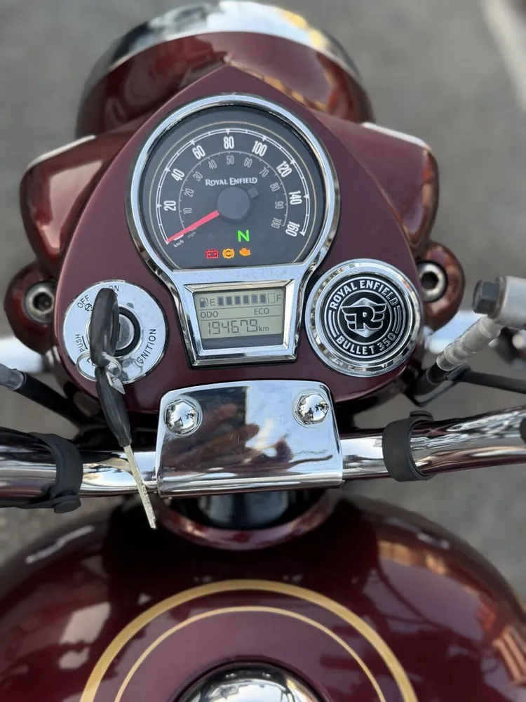 Royal Enfield Bullet 350 2024, фото 2