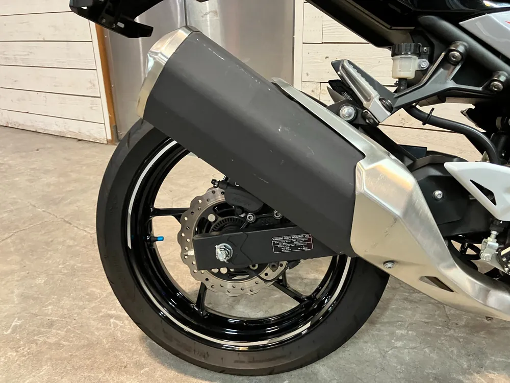 Kawasaki Ninja 400 2018, orange / black, фото 11