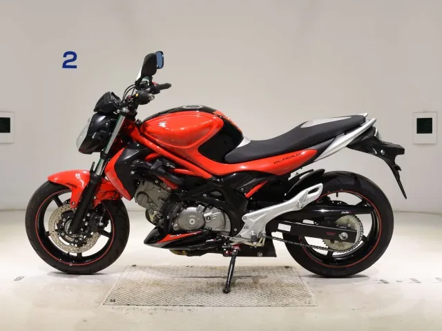 Suzuki Gladius 400 ABS 2010, red | black, фото 2