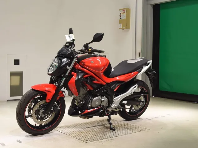 Suzuki Gladius 400 ABS 2010, red | black, фото 4