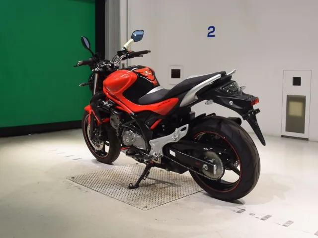 Suzuki Gladius 400 ABS 2010, red | black, фото 6