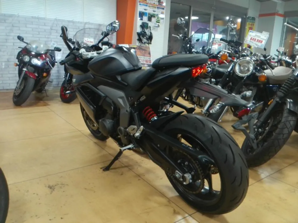 Triumph Daytona 660 2020, красный, фото 2