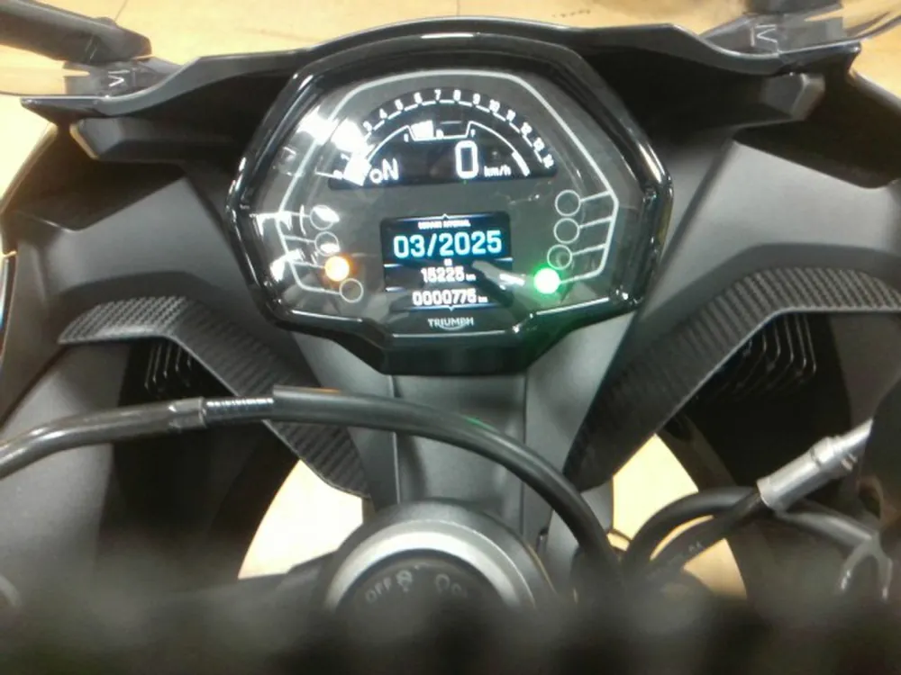 Triumph Daytona 660 2020, красный, фото 3