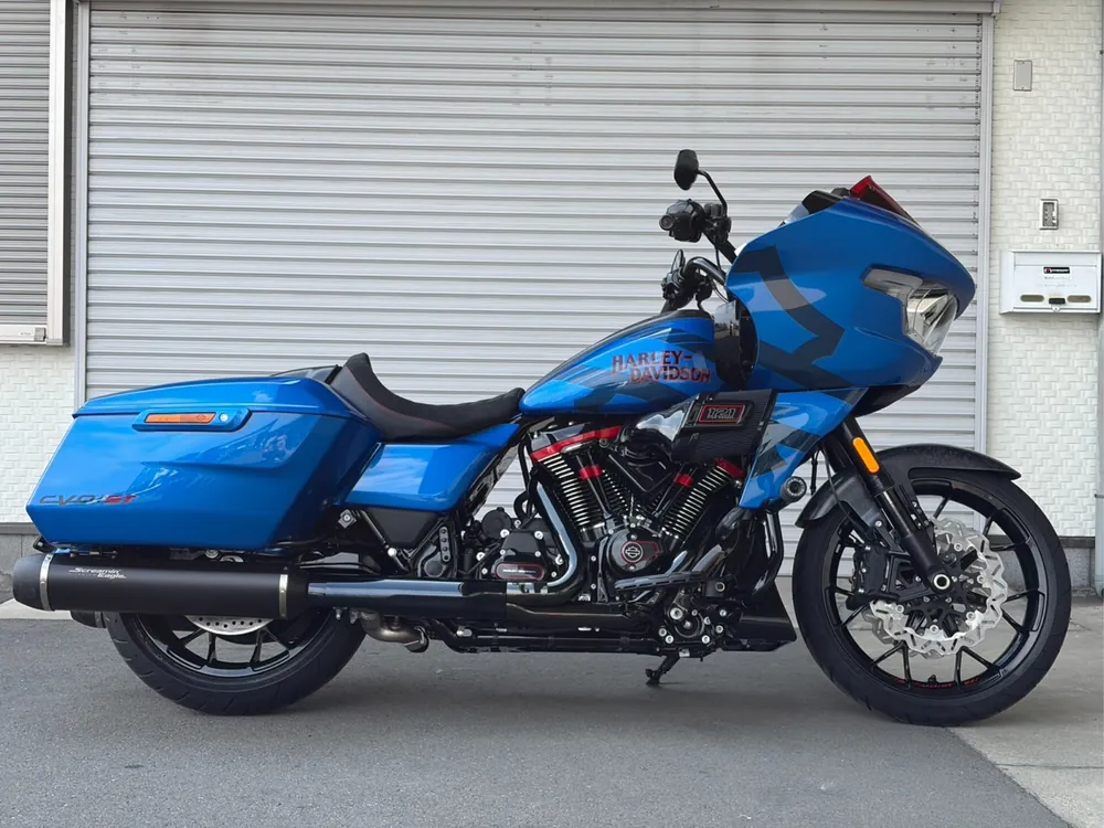 Harley-Davidson FLTRXSTSE CVO 2026, синий, фото 3