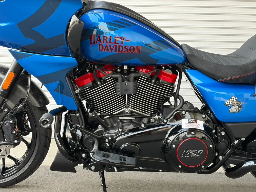 Harley-Davidson FLTRXSTSE CVO 2026, синий, фото 7