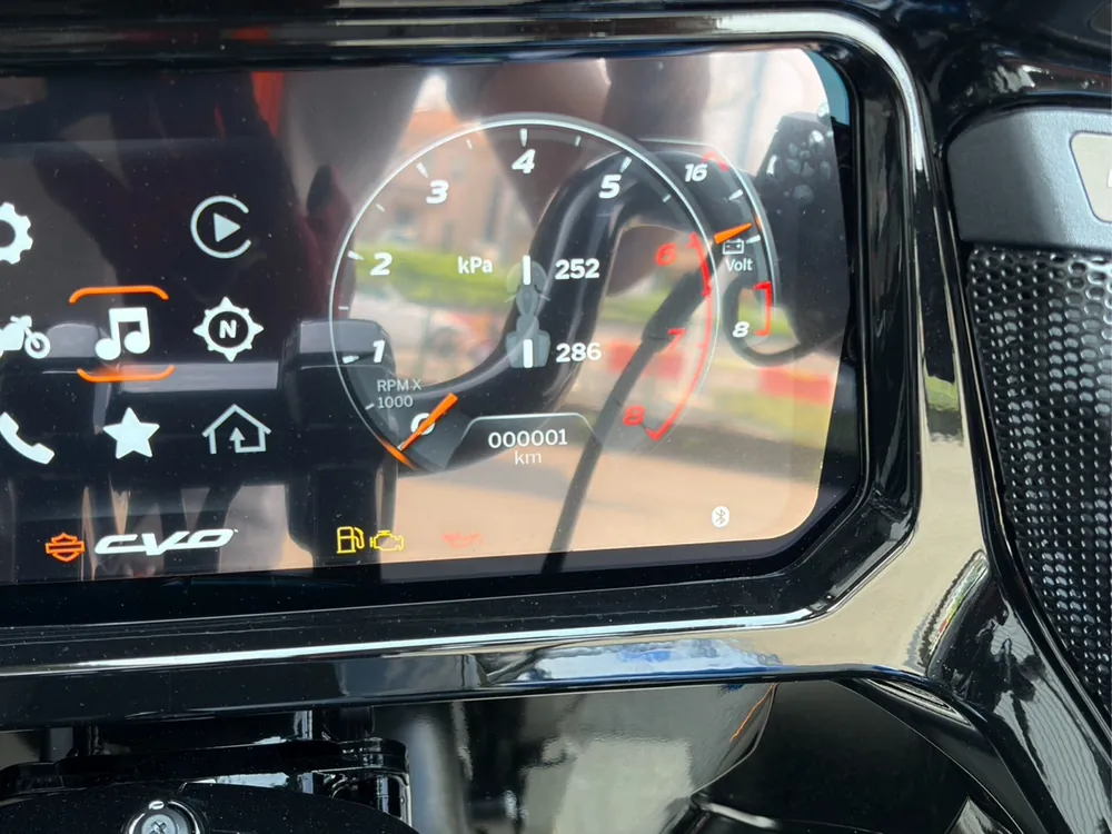 Harley-Davidson FLTRXSTSE CVO 2026, синий, фото 8