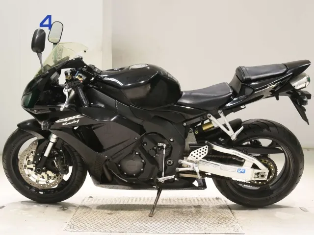 Honda CBR1000RR 2006, чёрный, фото 2