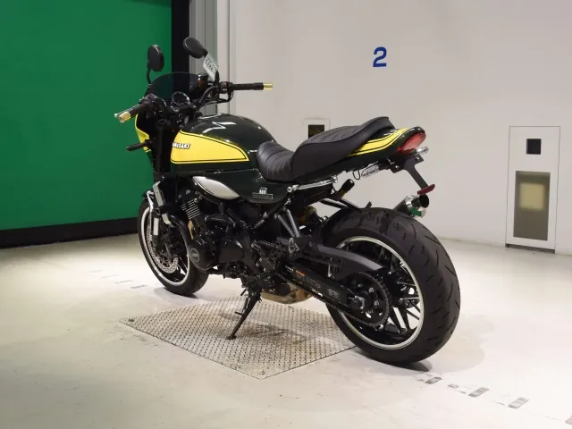 Kawasaki Z900RS 2023, зелёный, фото 6