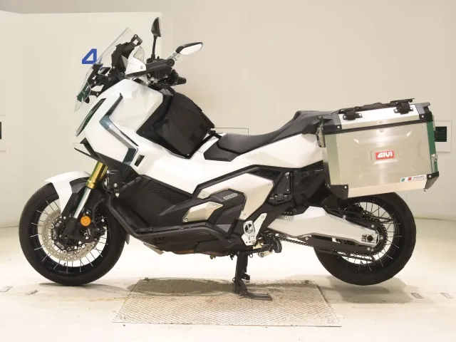 Honda X-ADV750 2024, белый, чёрный, фото 2