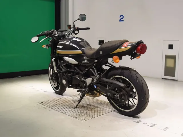 Kawasaki Z900RS 2022, black | gold, фото 6