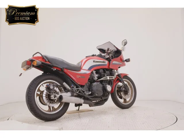 Kawasaki GPZ1100 1983, красный, фото 5