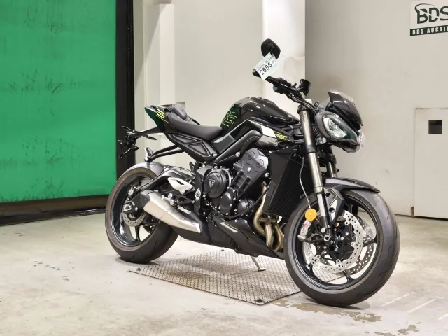 Triumph Street Triple RS 2026, чёрный, фото 3