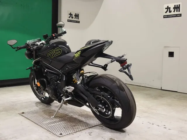 Triumph Street Triple RS 2026, чёрный, фото 6