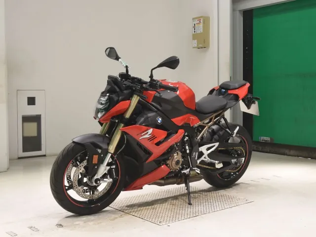 BMW S1000R 2021, красный, фото 4