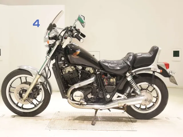 Honda NV750 Custom 1983, чёрный, фото 2