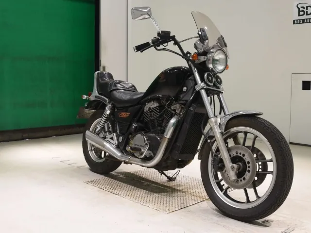 Honda NV750 Custom 1983, чёрный, фото 3