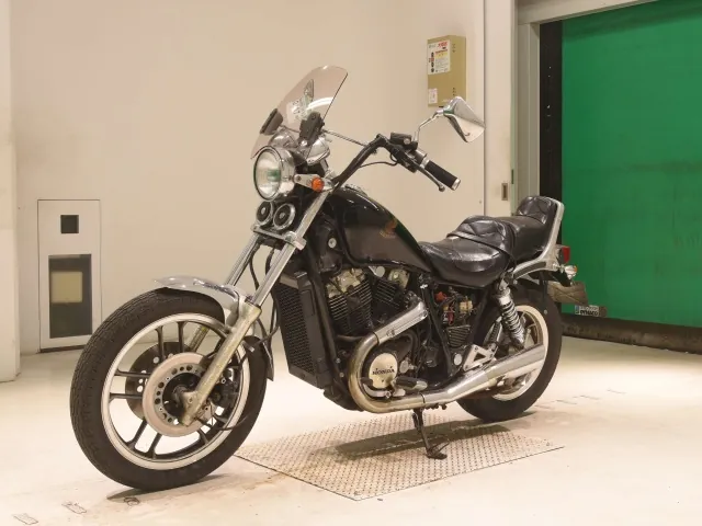 Honda NV750 Custom 1983, чёрный, фото 4