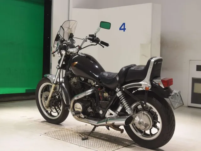 Honda NV750 Custom 1983, чёрный, фото 6