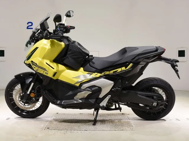 Honda X-ADV750, жёлтый, фото 2