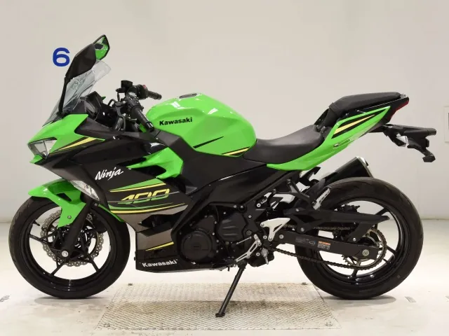 Kawasaki Z400 2023, black | green, фото 2