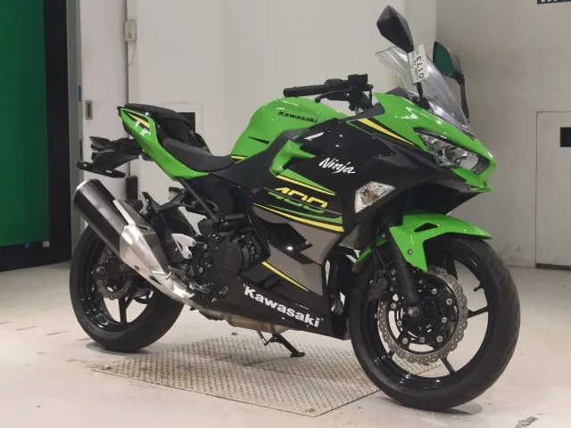 Kawasaki Z400 2023, black | green, фото 3
