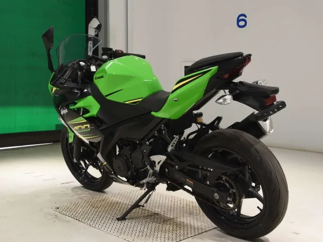 Kawasaki Z400 2023, black | green, фото 6