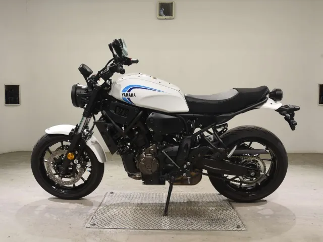 Yamaha Xsr700-2 2024, white | blue, фото 2
