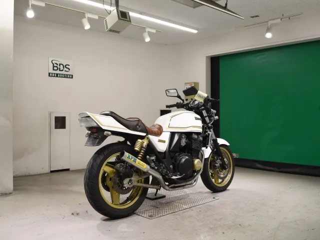 Kawasaki ZRX400-II 1995, белый, фото 5