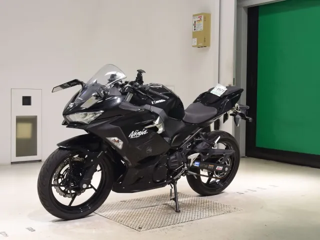 Kawasaki Ninja 400 2021, чёрный, фото 4