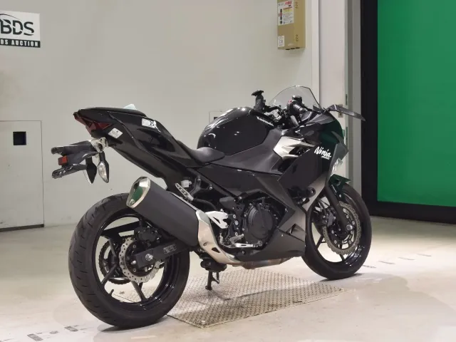 Kawasaki Ninja 400 2021, чёрный, фото 5