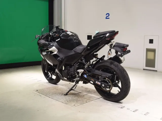 Kawasaki Ninja 400 2021, чёрный, фото 6