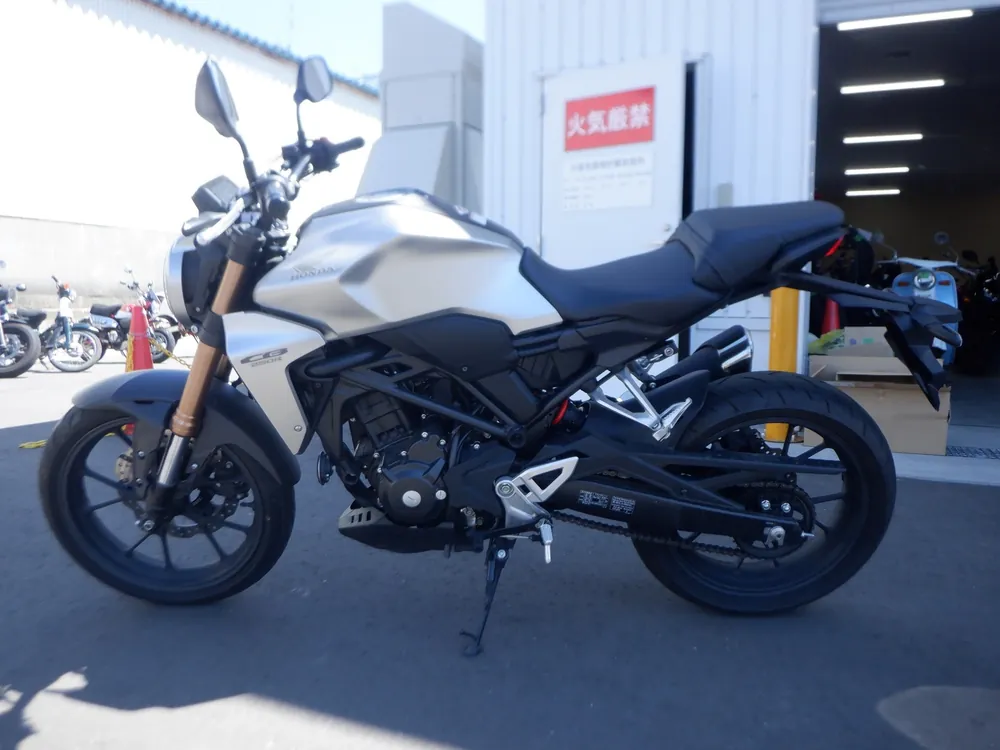 Honda CB250R MC52, серебристый, фото 2