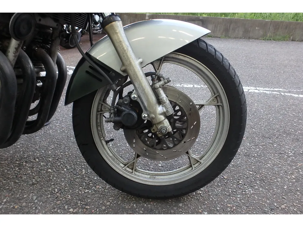 Suzuki GSX1100S Katana 1983, серебристый, фото 4
