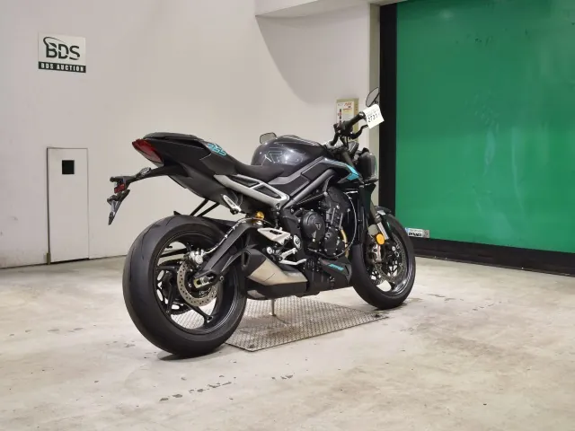 Triumph Street Triple RS 2025, серый, фото 5