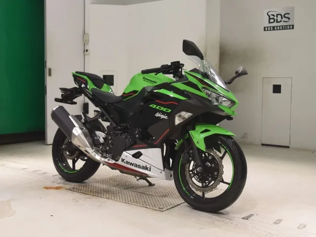 Kawasaki Ninja 400 2021, black | green, фото 3