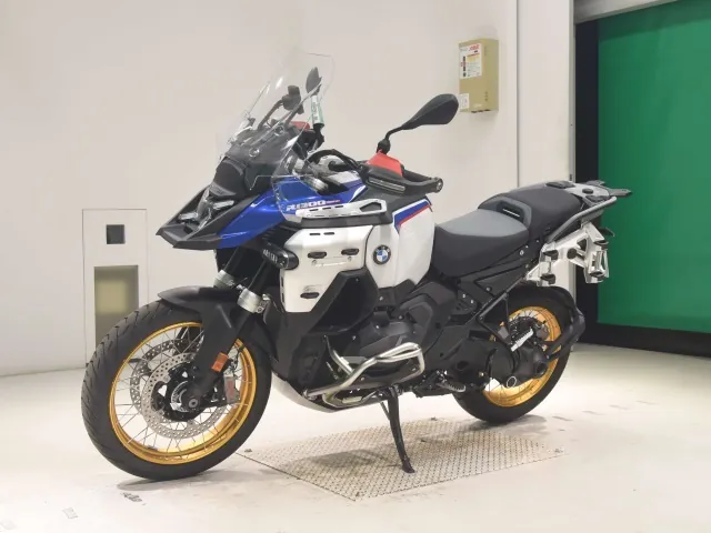 BMW R1300Gs Adv Asa 2026, white | red | blue, фото 4