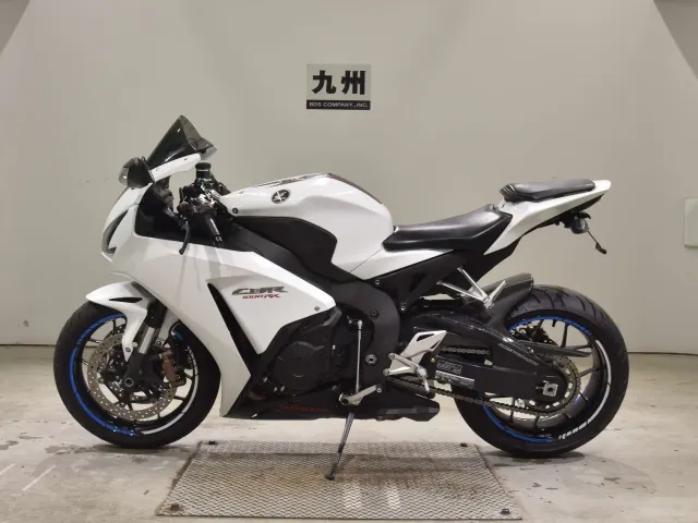 Honda CBR1000RR 2015, белый, фото 2