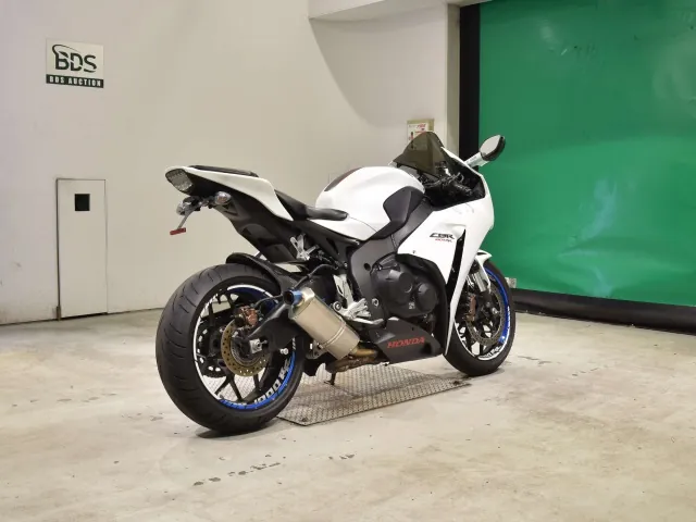 Honda CBR1000RR 2015, белый, фото 5